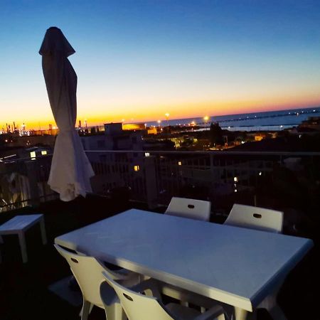 Apartmán La Terrazza Falconara Marittima Exteriér fotografie