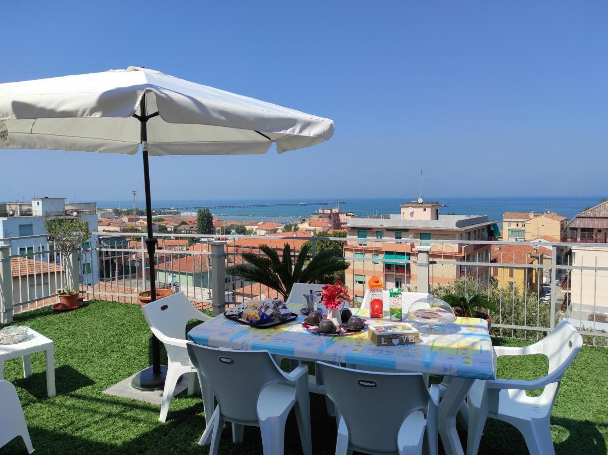 Apartmán La Terrazza Falconara Marittima Exteriér fotografie