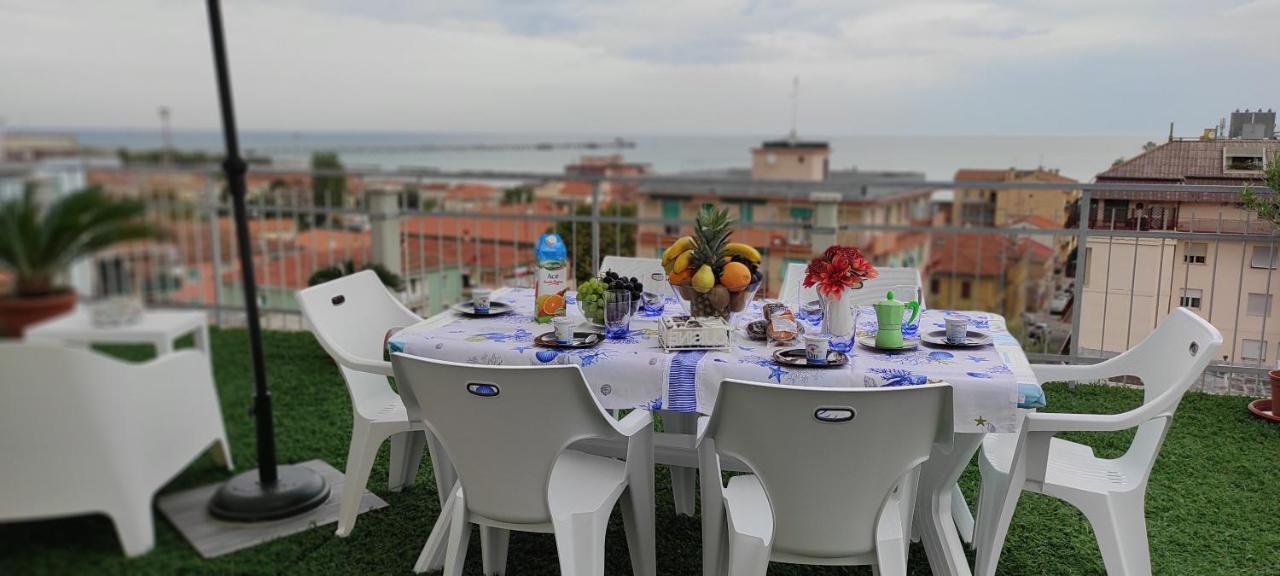 Apartmán La Terrazza Falconara Marittima Exteriér fotografie