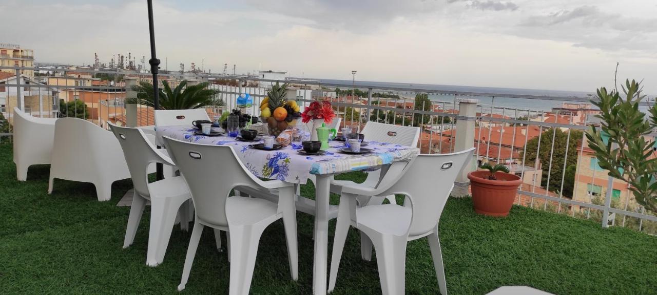 Apartmán La Terrazza Falconara Marittima Exteriér fotografie
