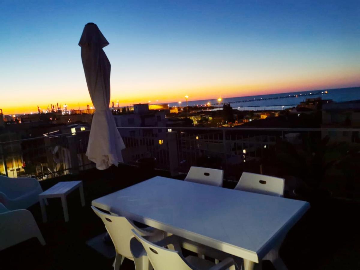 Apartmán La Terrazza Falconara Marittima Exteriér fotografie